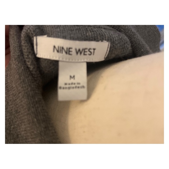 Nine West soft blazer size medium. - Picture 2 of 3